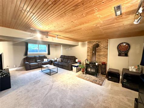 1612 Parkwood Lane NE Cedar Rapids IA 52402