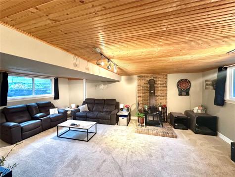 1612 Parkwood Lane NE Cedar Rapids IA 52402
