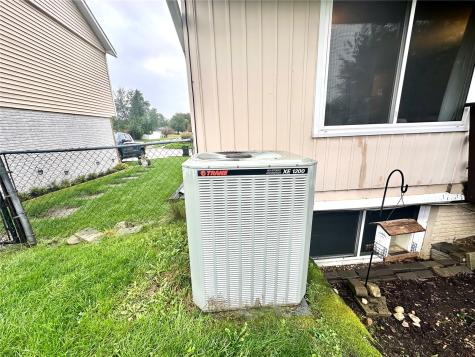 1612 Parkwood Lane NE Cedar Rapids IA 52402
