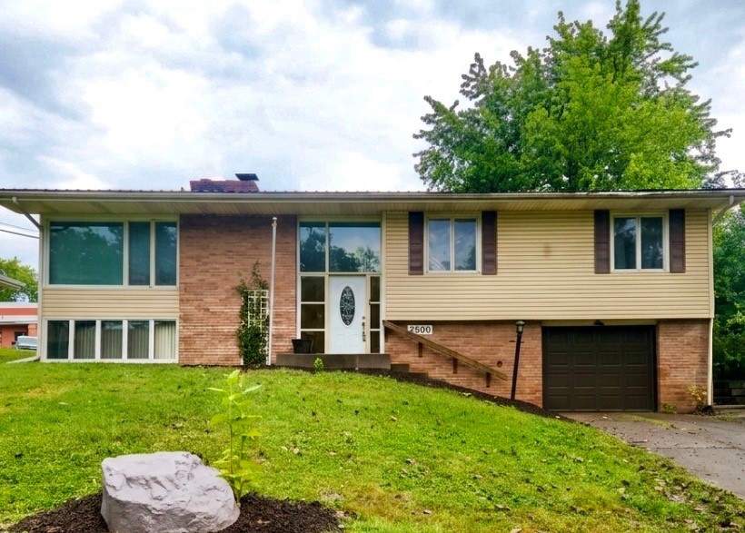 2900 Westwood Drive NW Cedar Rapids IA 52405