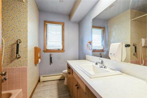2900 Westwood Drive NW Cedar Rapids IA 52405