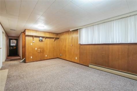 2900 Westwood Drive NW Cedar Rapids IA 52405