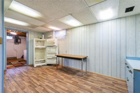 2900 Westwood Drive NW Cedar Rapids IA 52405