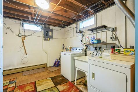 2900 Westwood Drive NW Cedar Rapids IA 52405