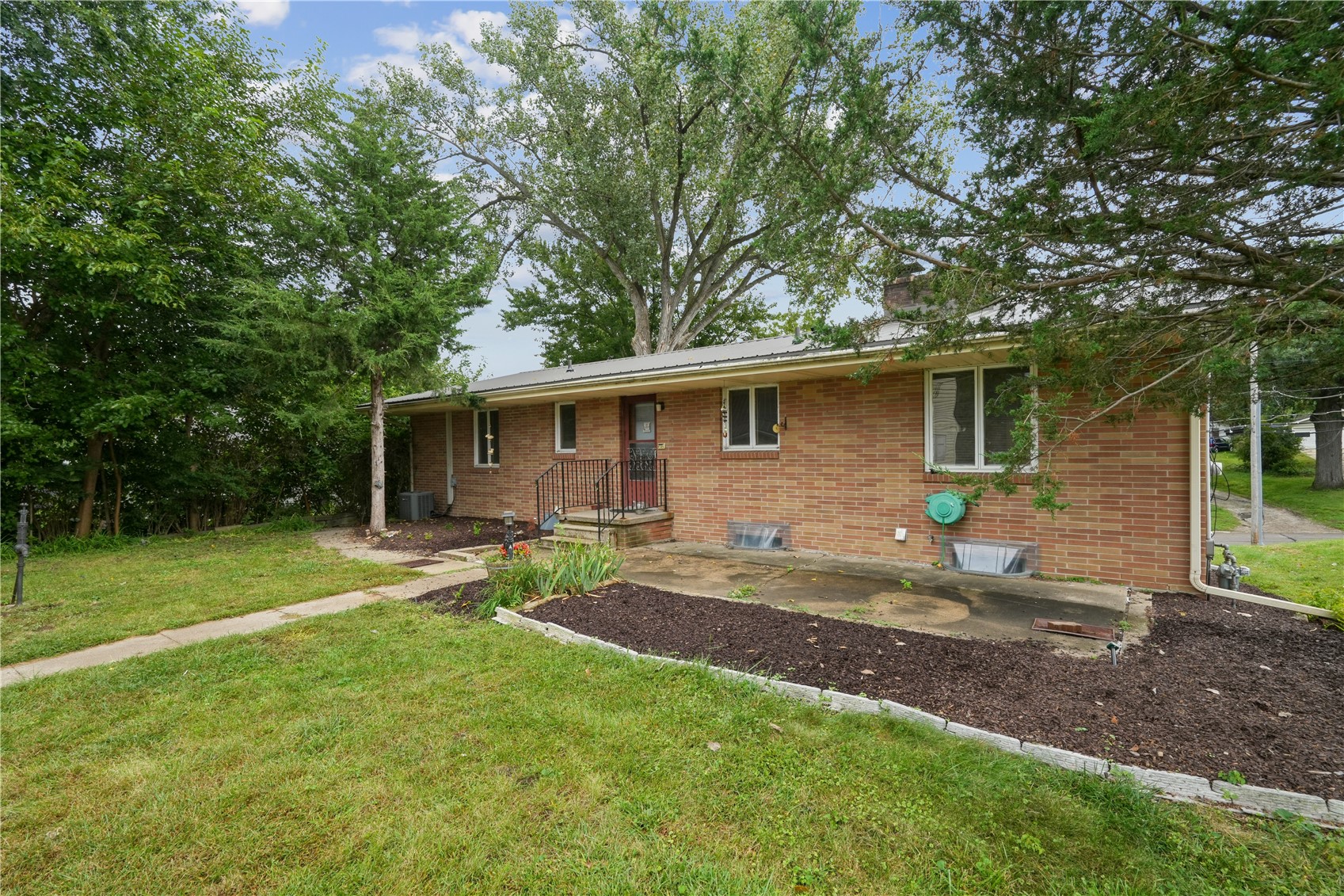 2900 Westwood Drive NW Cedar Rapids IA 52405