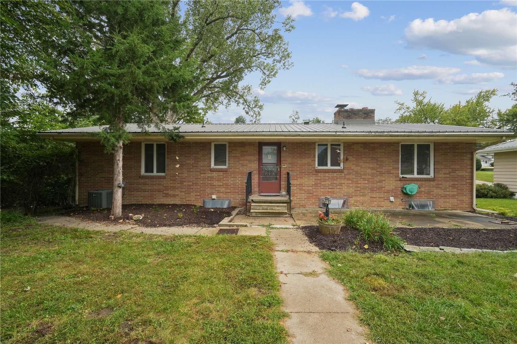2900 Westwood Drive NW Cedar Rapids IA 52405