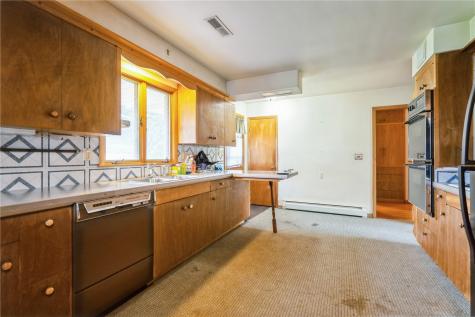 2900 Westwood Drive NW Cedar Rapids IA 52405