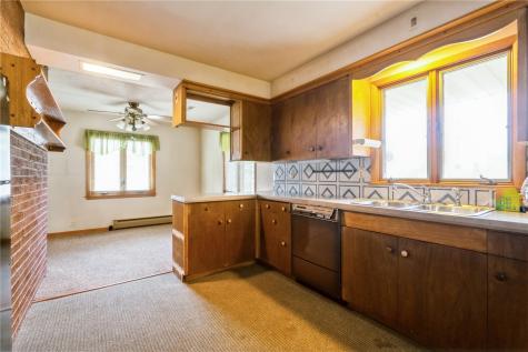 2900 Westwood Drive NW Cedar Rapids IA 52405