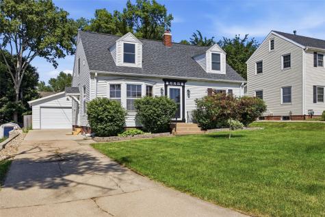 424 Dunreath Drive NE Cedar Rapids IA 52402