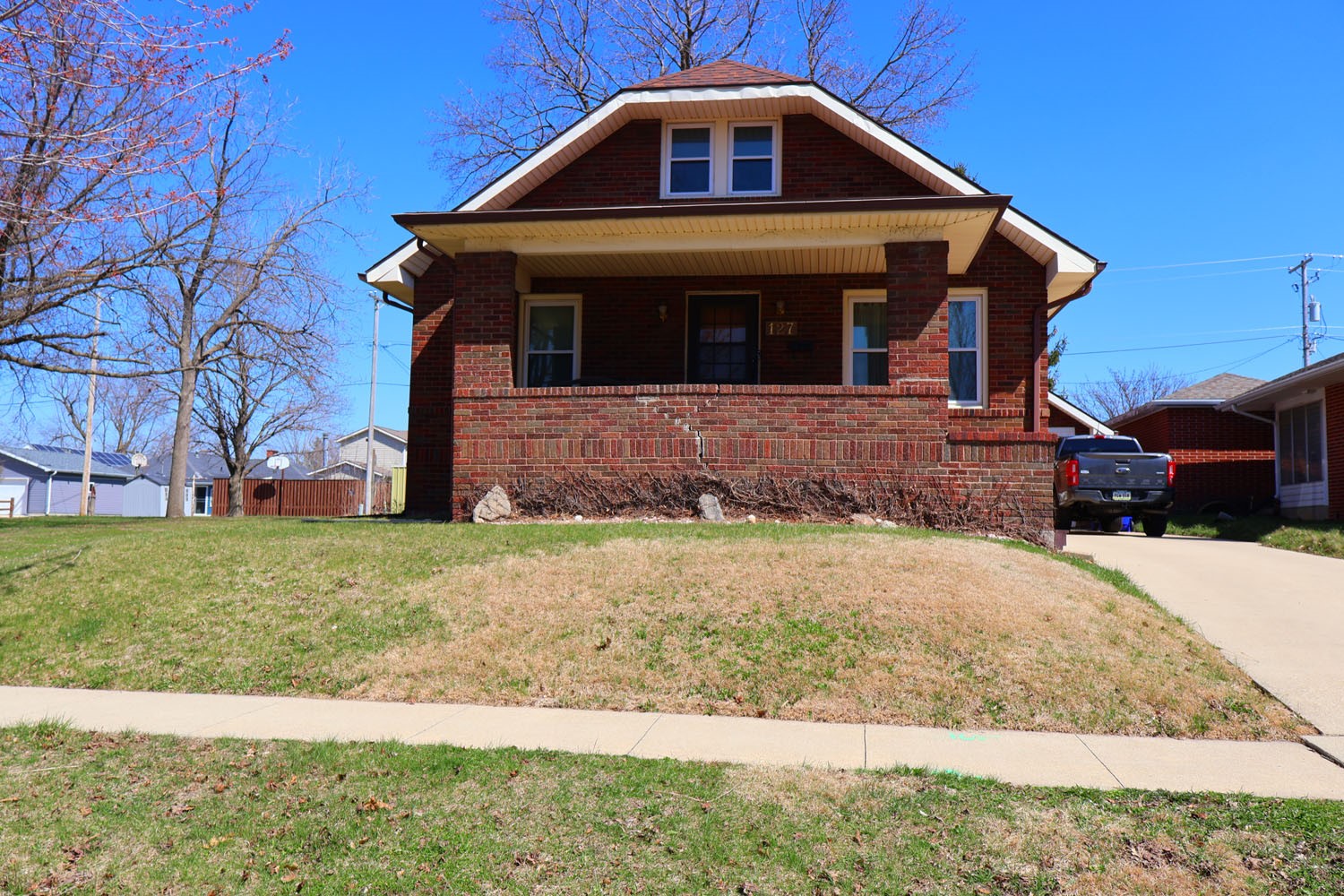 127 7th Avenue SE Oelwein IA 50662