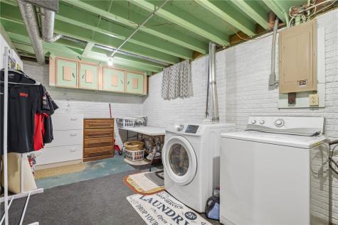306 Cherry Hill Road SW Cedar Rapids IA 52404