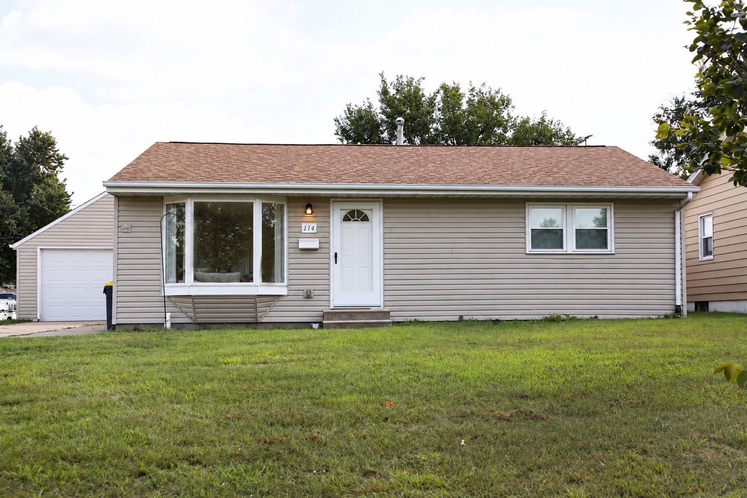 114 E Willman Street Hiawatha IA 52233