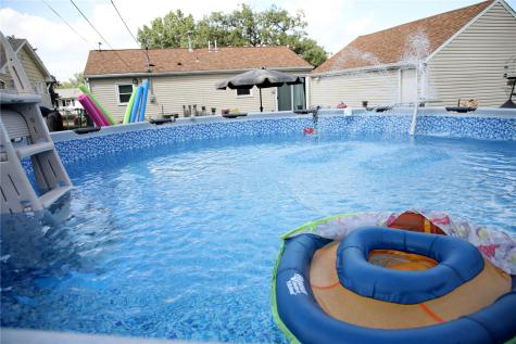 114 E Willman Street Hiawatha IA 52233