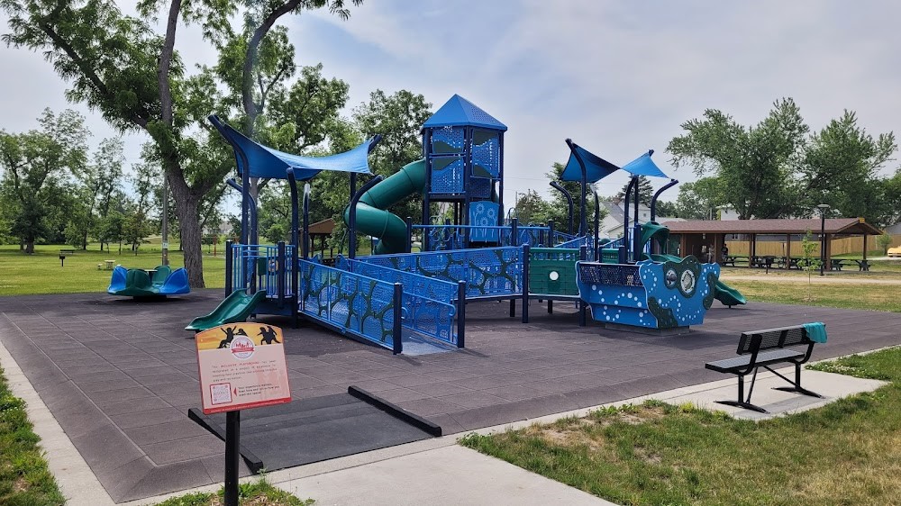 114 E Willman Street Hiawatha IA 52233