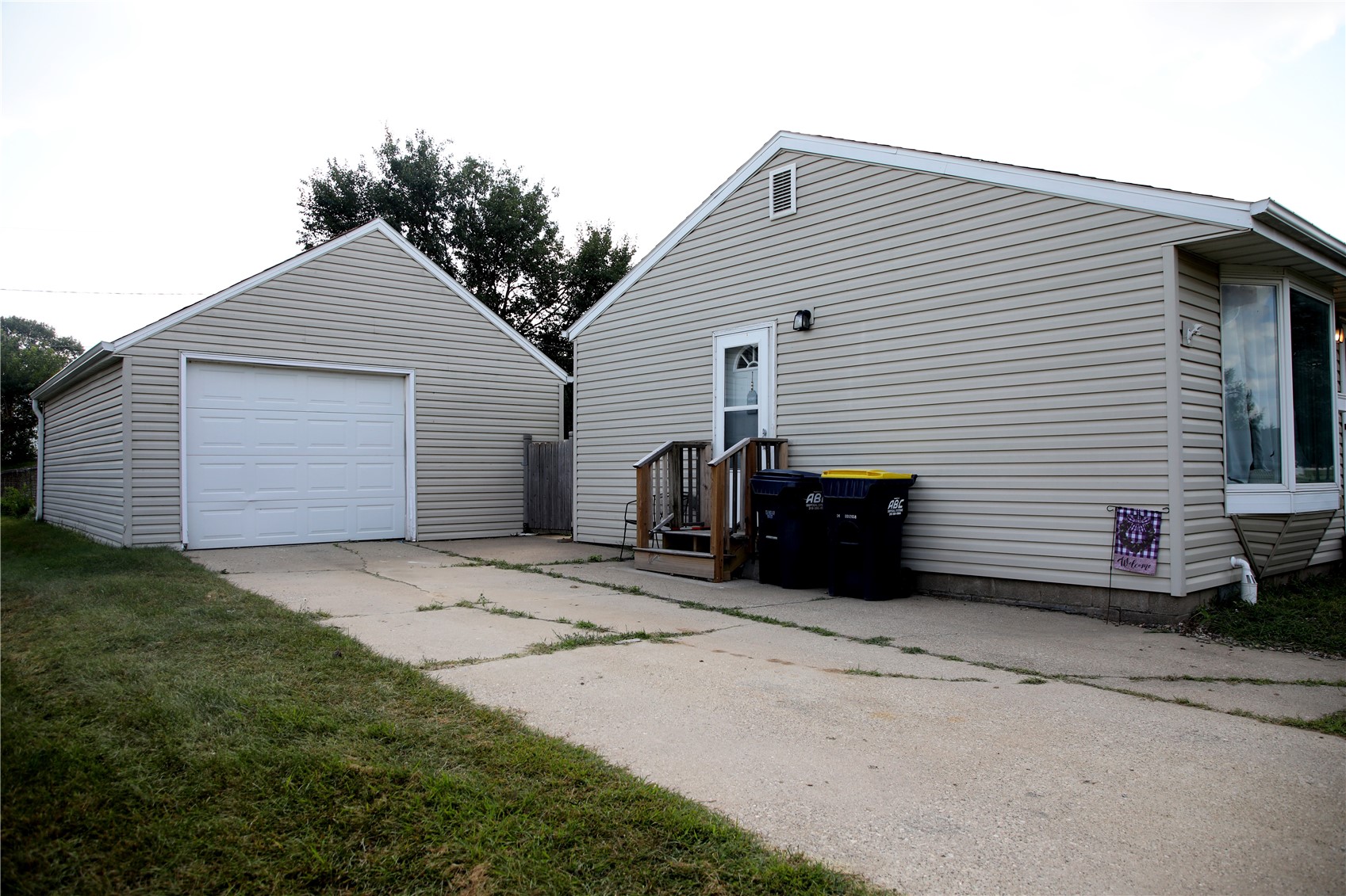 114 E Willman Street Hiawatha IA 52233