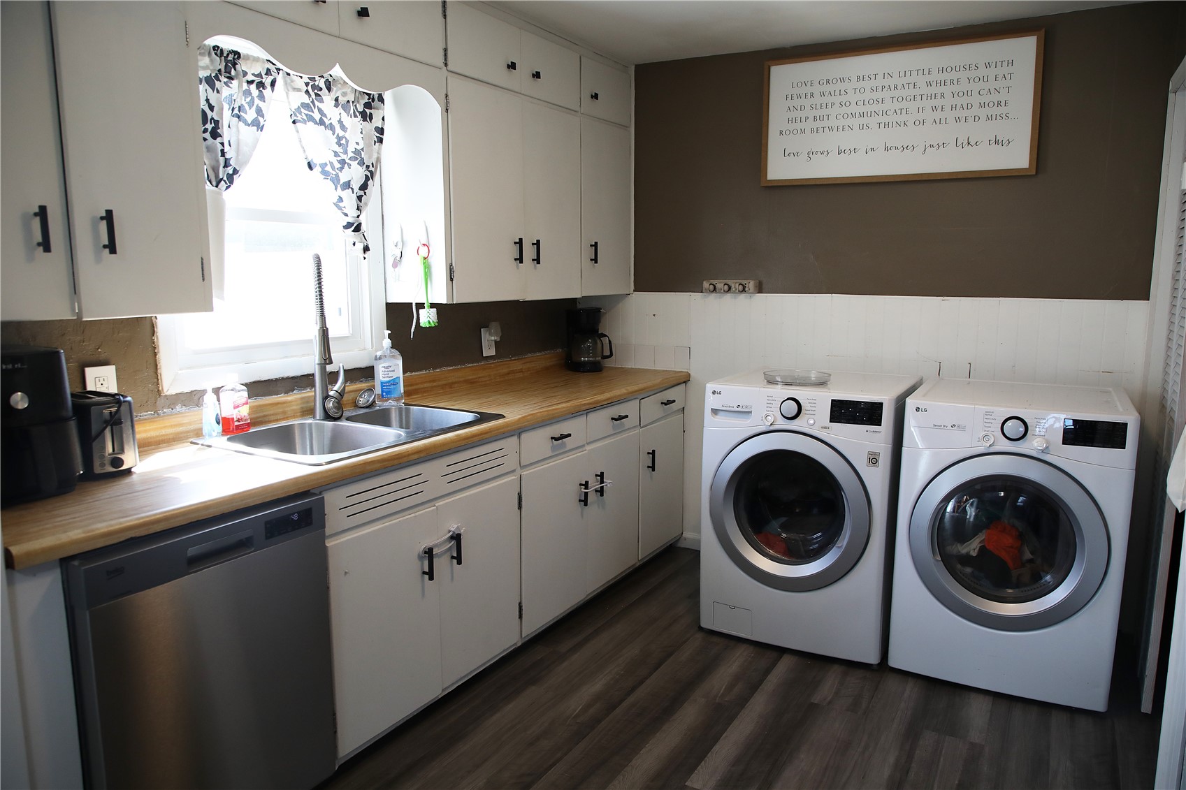 114 E Willman Street Hiawatha IA 52233