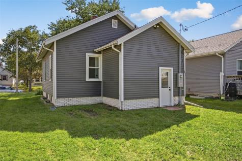 905 12th Street NE Cedar Rapids IA 52402