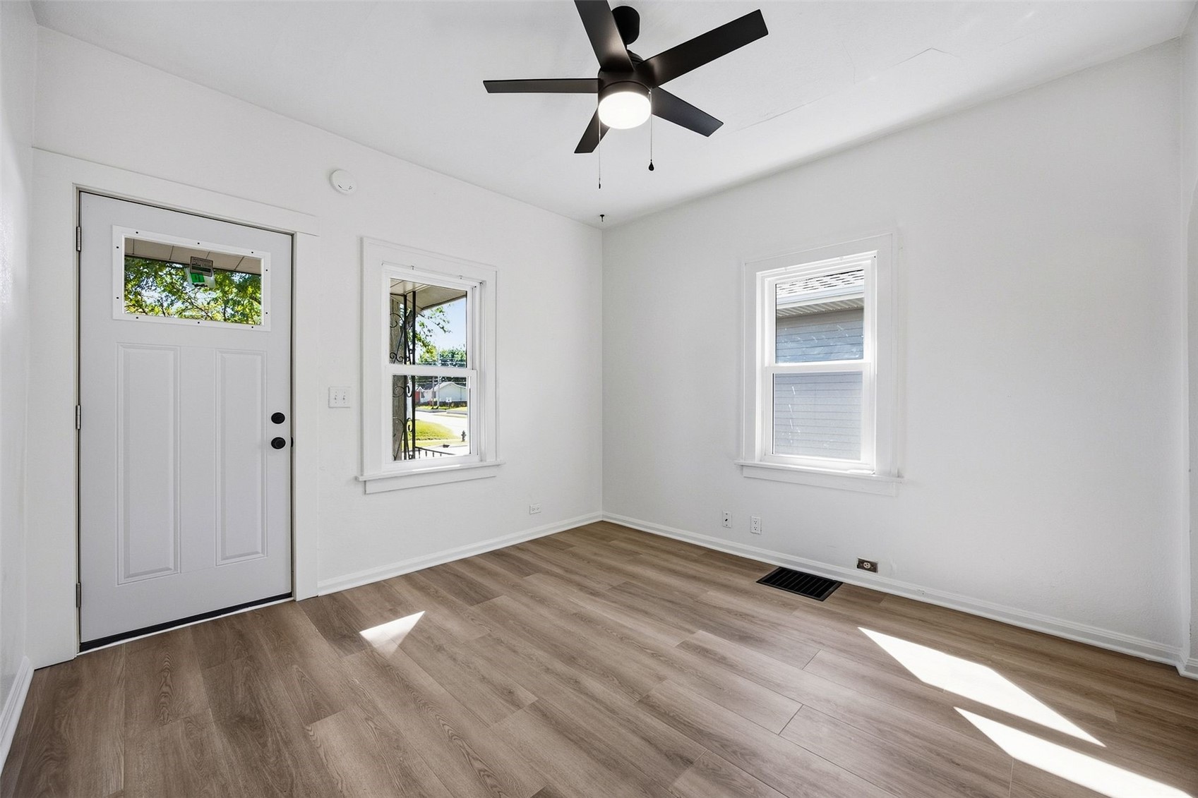 905 12th Street NE Cedar Rapids IA 52402