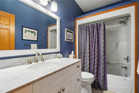 2595 Victoria Street Marion IA 52302
