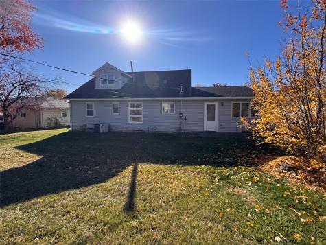 2106 42nd Street NE Cedar Rapids IA 52402