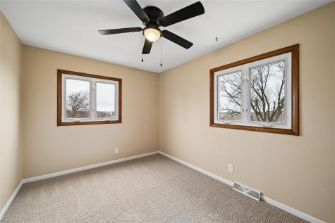 3632 Lynbrook Drive NE Cedar Rapids IA 52402