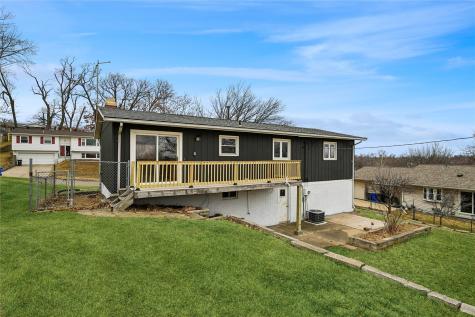 3632 Lynbrook Drive NE Cedar Rapids IA 52402