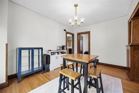 1724 J Avenue NE Cedar Rapids IA 52402