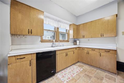 1724 J Avenue NE Cedar Rapids IA 52402
