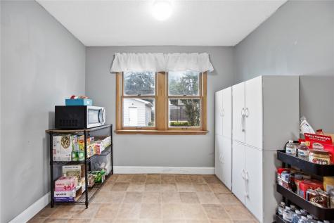 1724 J Avenue NE Cedar Rapids IA 52402