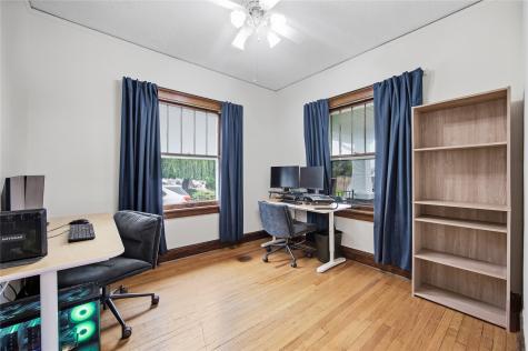 1724 J Avenue NE Cedar Rapids IA 52402