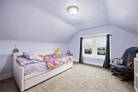 1724 J Avenue NE Cedar Rapids IA 52402
