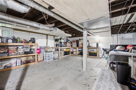 1724 J Avenue NE Cedar Rapids IA 52402