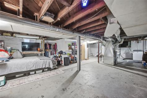 1724 J Avenue NE Cedar Rapids IA 52402
