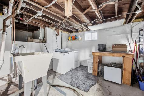1724 J Avenue NE Cedar Rapids IA 52402