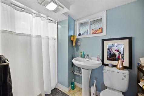 1724 J Avenue NE Cedar Rapids IA 52402