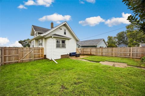 1724 J Avenue NE Cedar Rapids IA 52402