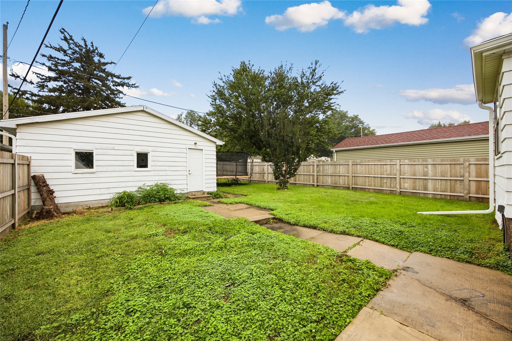 1724 J Avenue NE Cedar Rapids IA 52402
