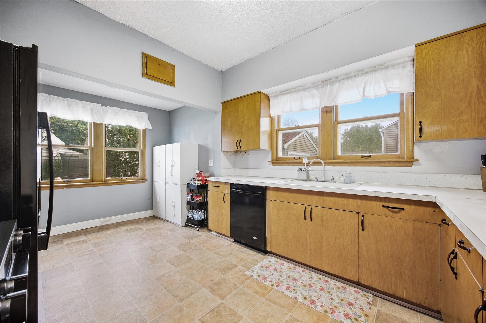 1724 J Avenue NE Cedar Rapids IA 52402