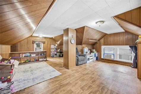 1724 J Avenue NE Cedar Rapids IA 52402