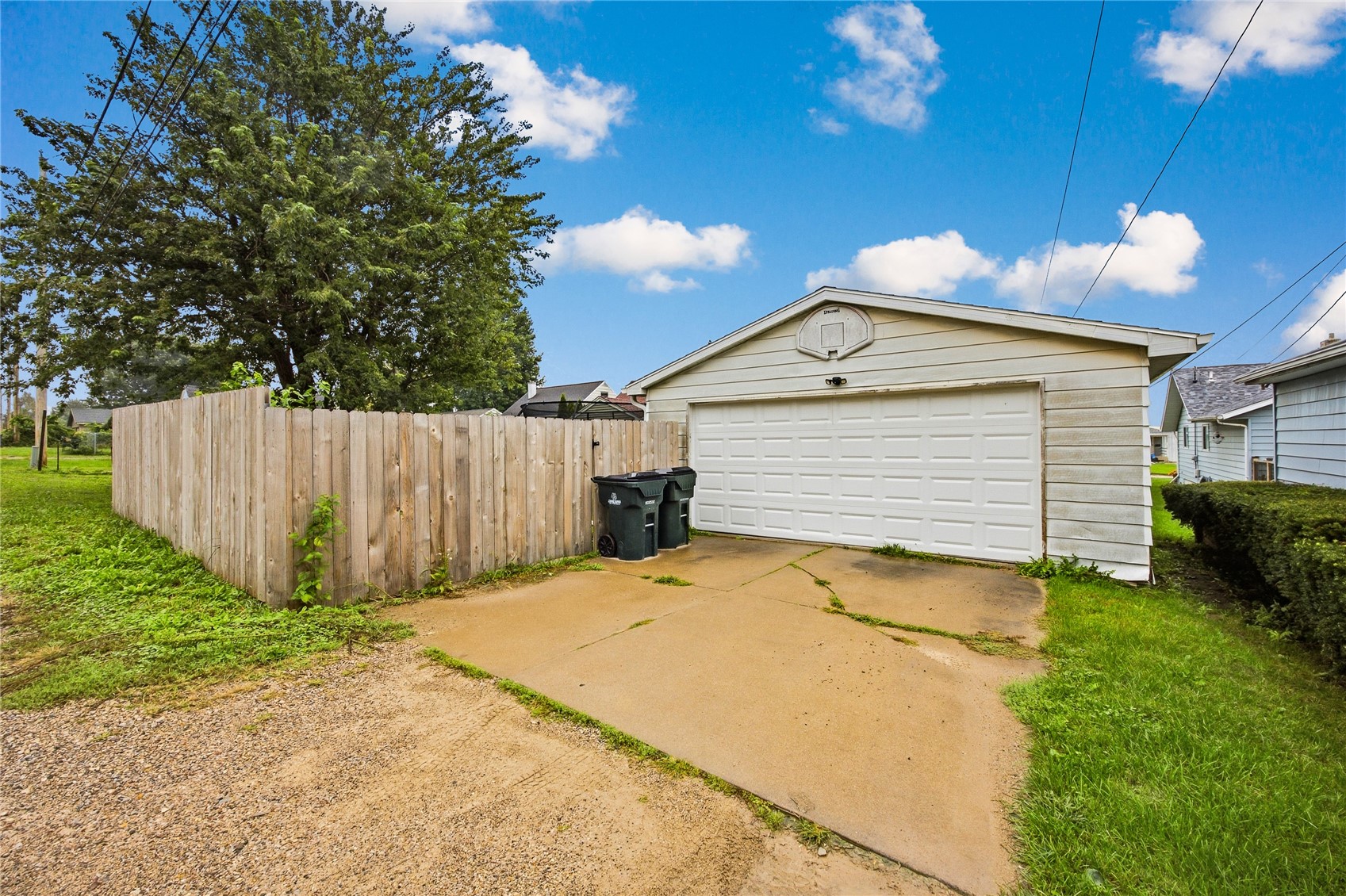 1724 J Avenue NE Cedar Rapids IA 52402