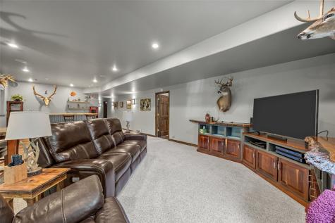 2457 125th Drive Marengo IA 52301