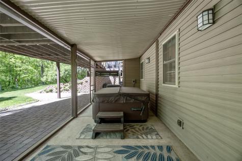 2457 125th Drive Marengo IA 52301