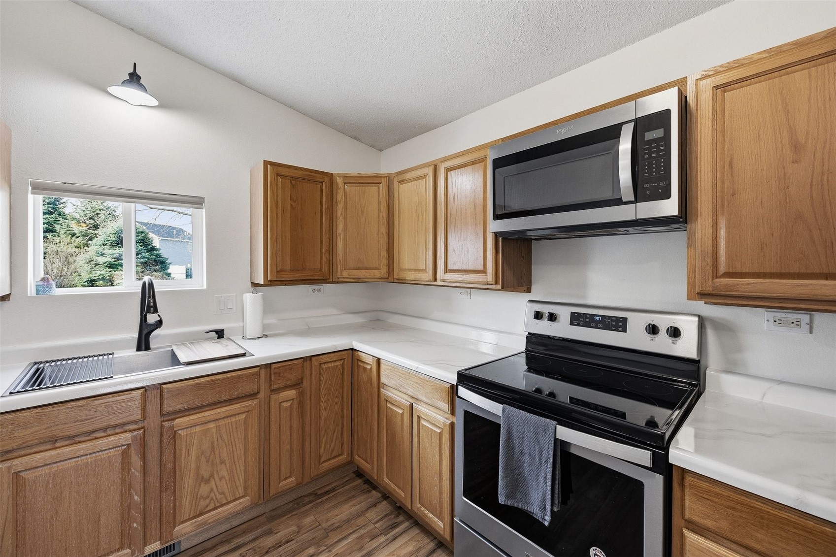1095 E Main Street Robins IA 52328