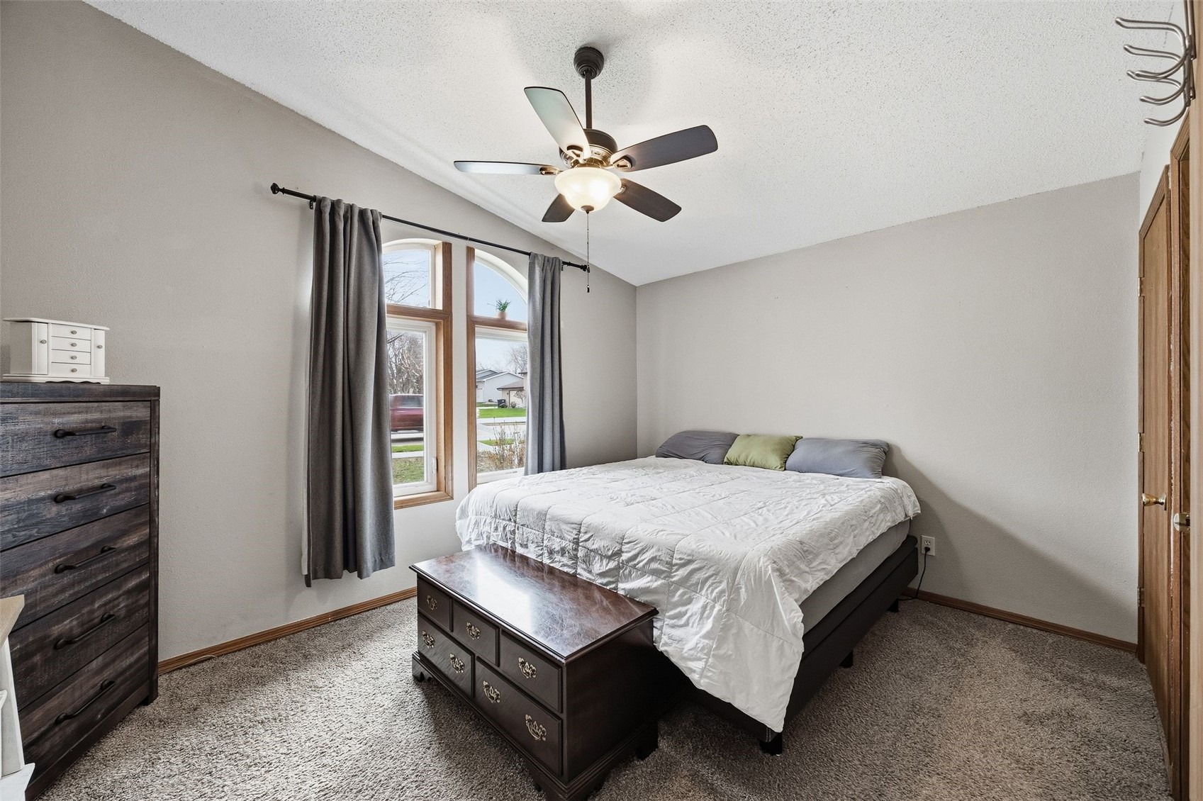 1095 E Main Street Robins IA 52328