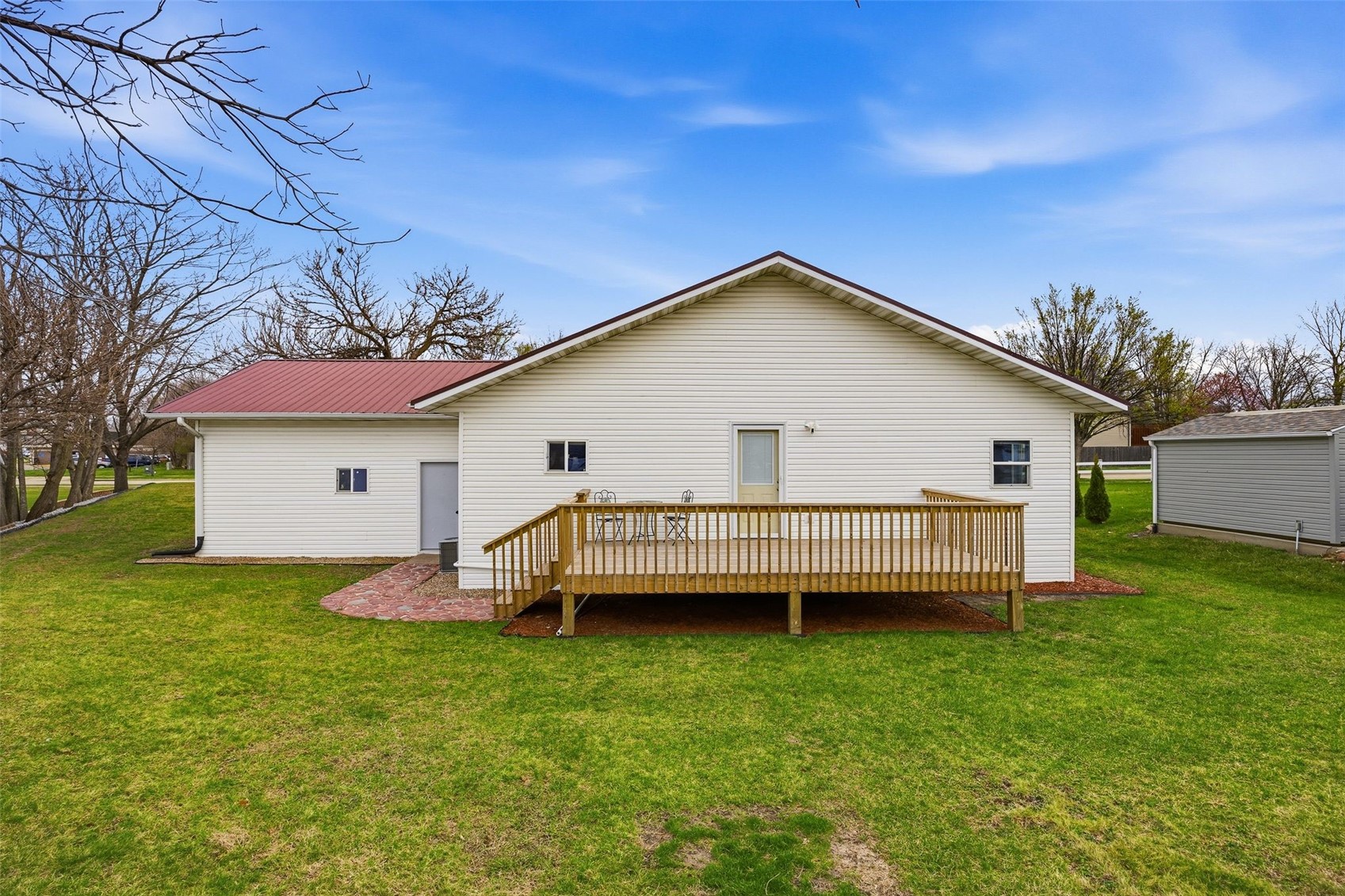 1095 E Main Street Robins IA 52328