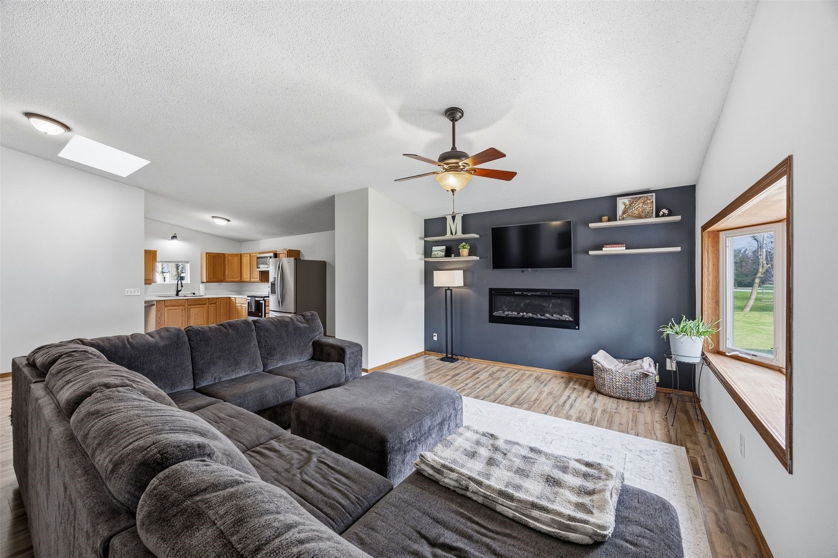 1095 E Main Street Robins IA 52328