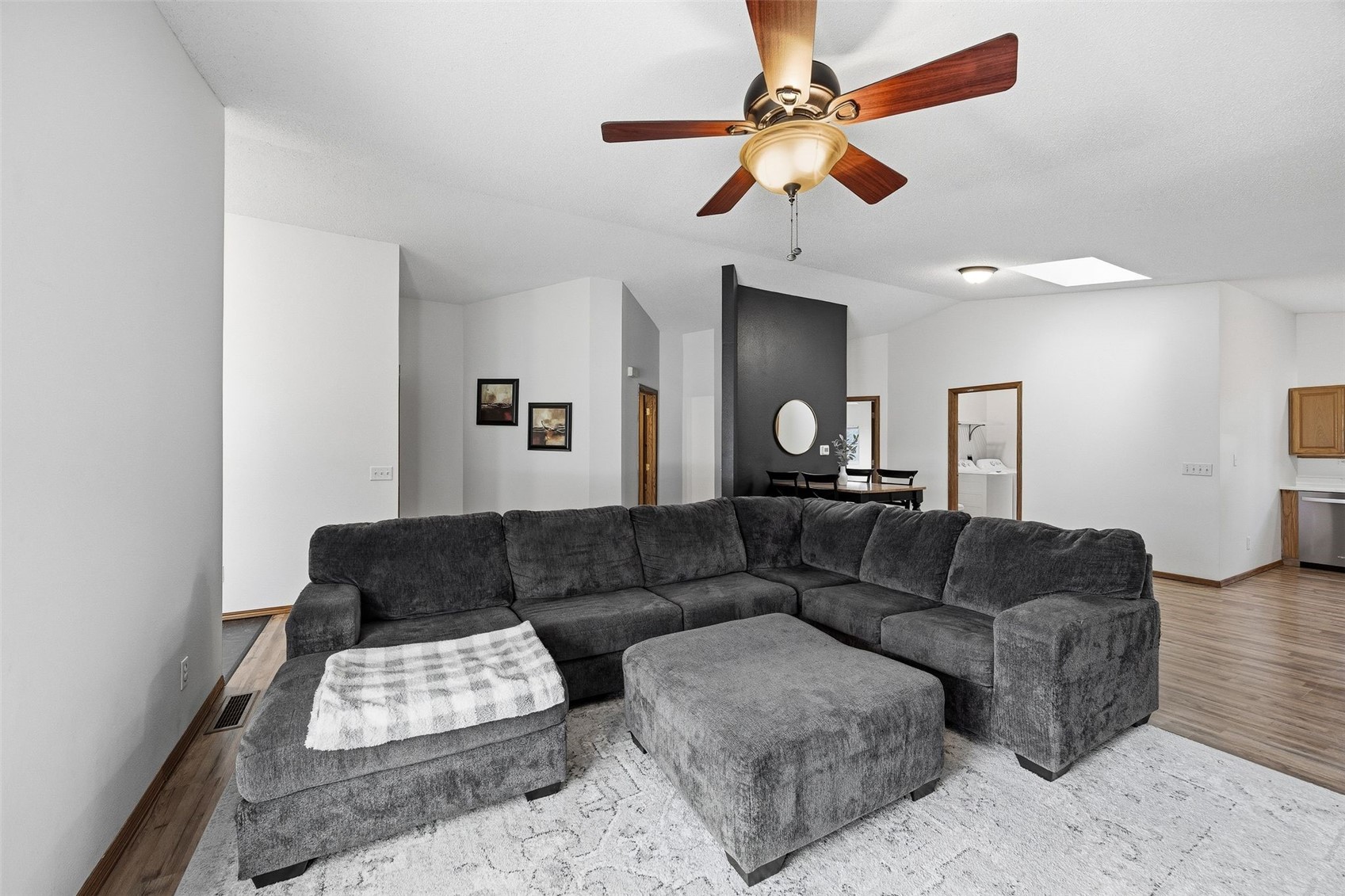1095 E Main Street Robins IA 52328