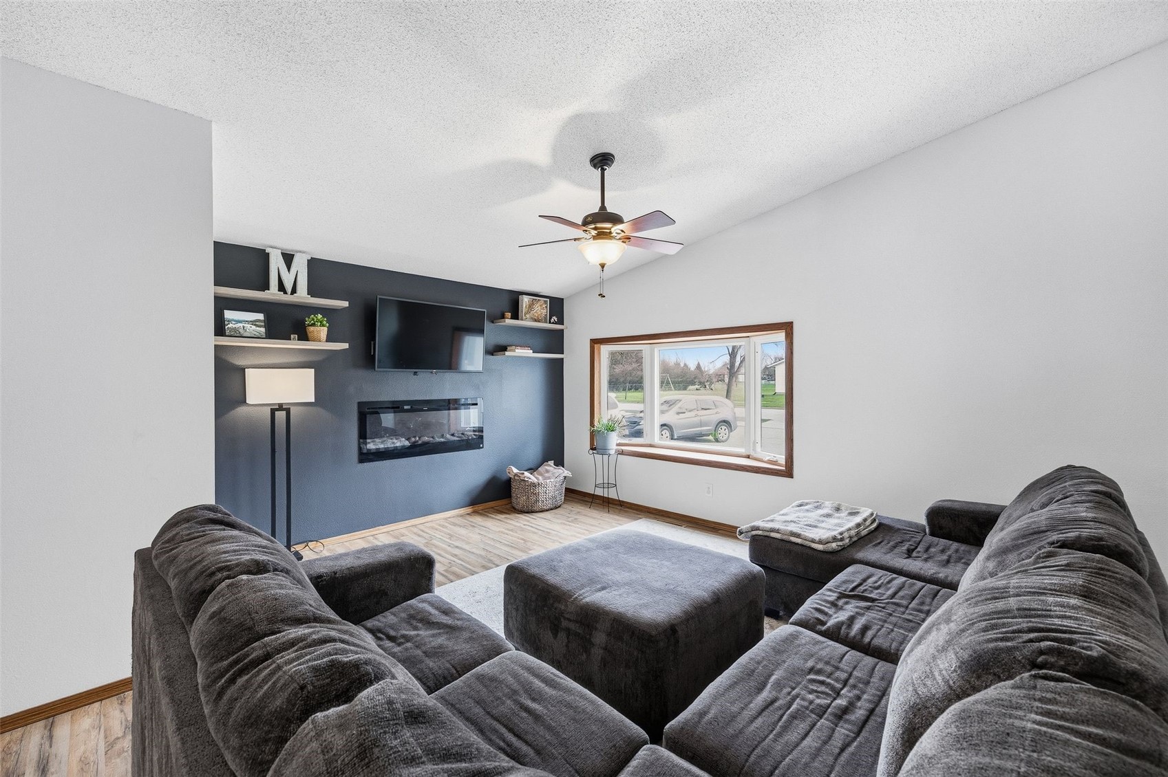 1095 E Main Street Robins IA 52328