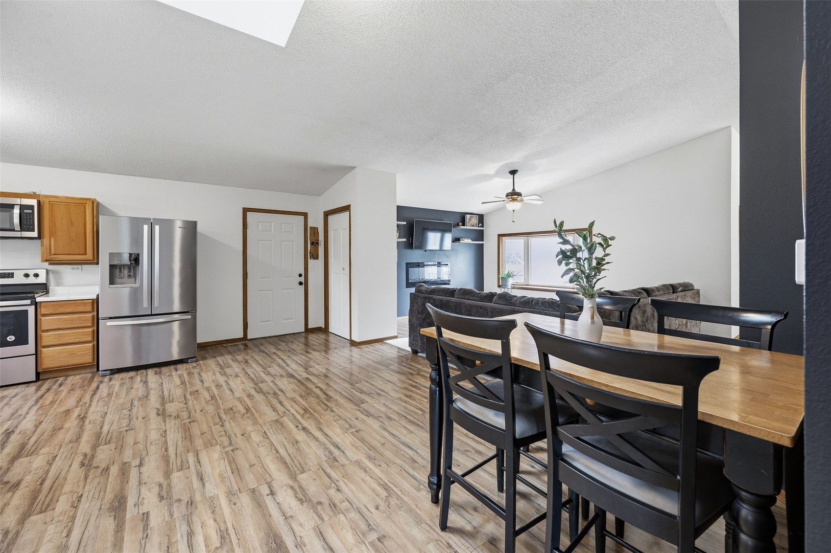 1095 E Main Street Robins IA 52328