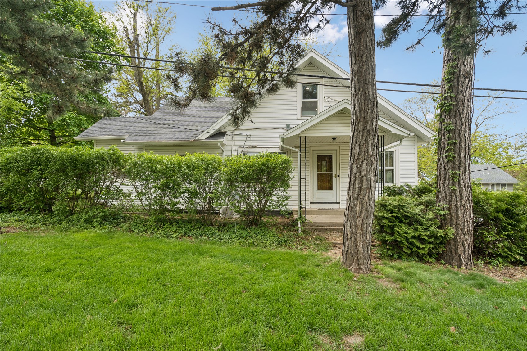 221 23rd Street NE Cedar Rapids IA 52402